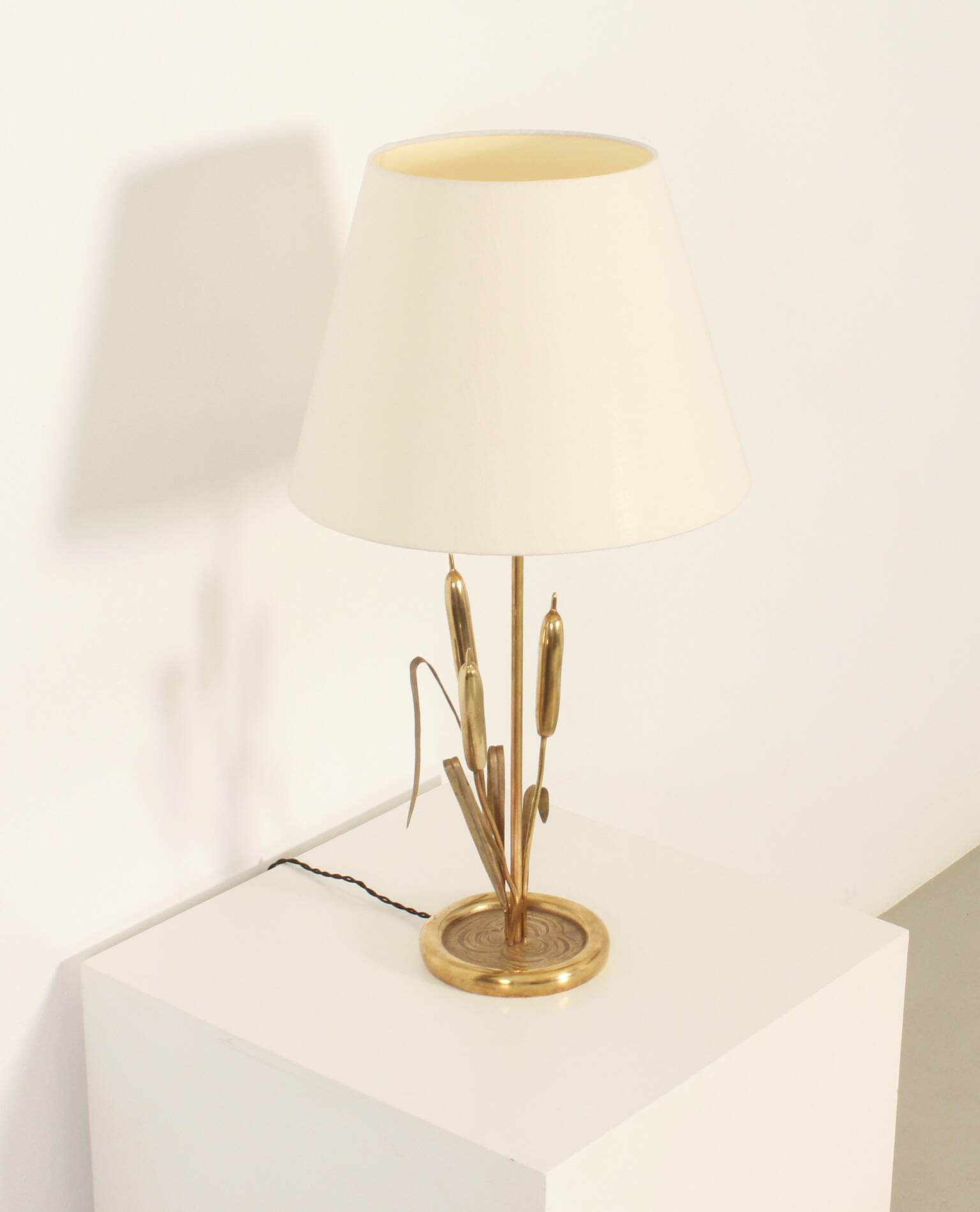 Brass table lamp adorned with wheat ears, 1970s, Italy.