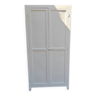 Armoire parisienne