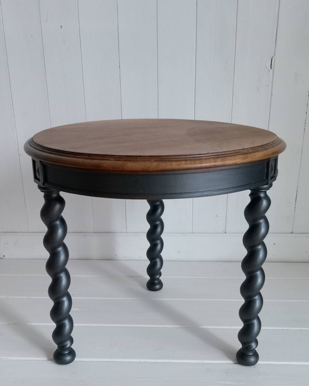 Coffee table / tripod side table