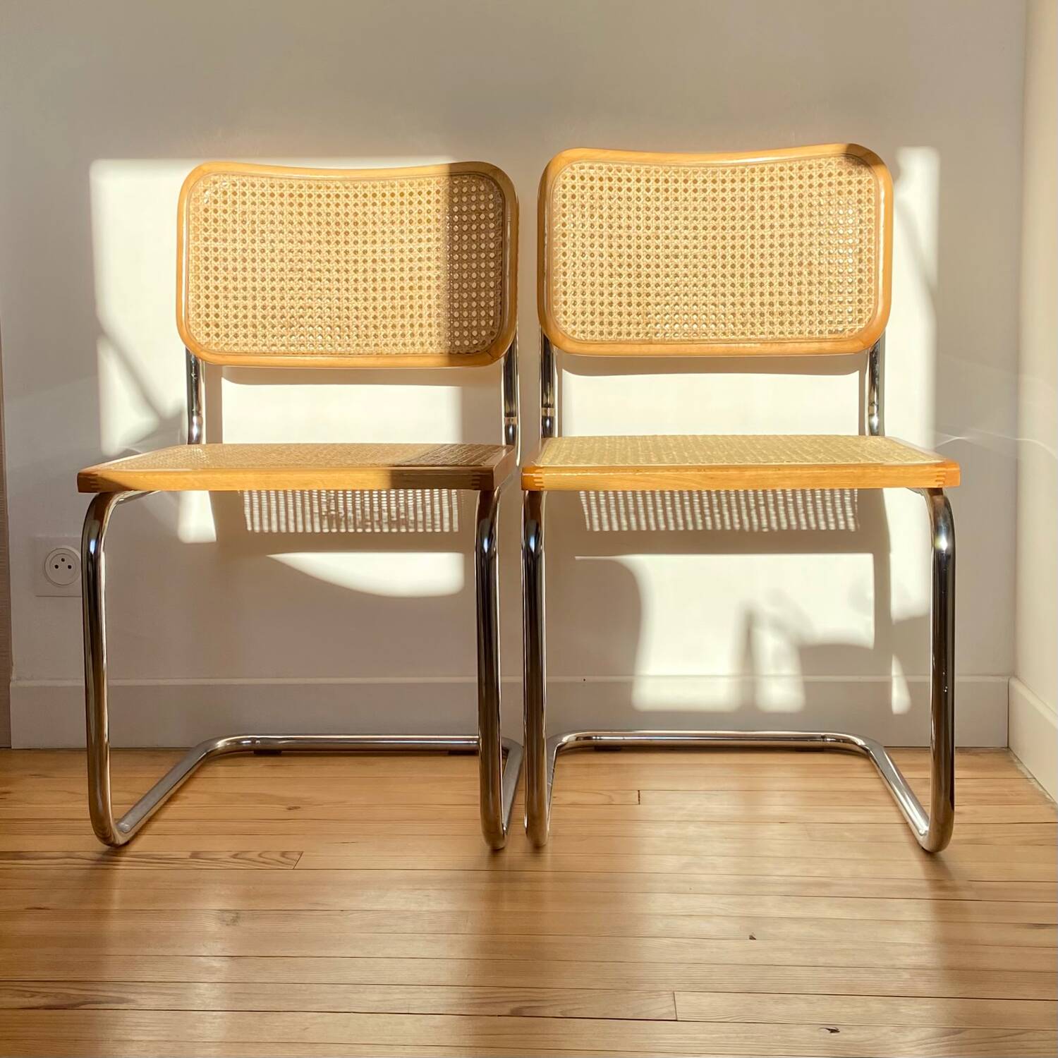 Paire de chaises cannées italiennes design Breuer
