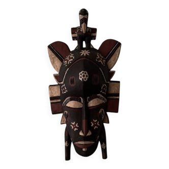 masque africain artisanal