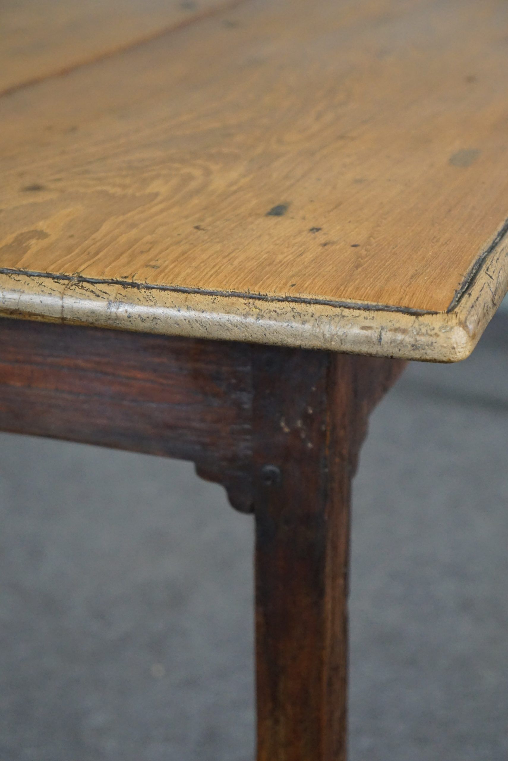 Table à manger française 1830
