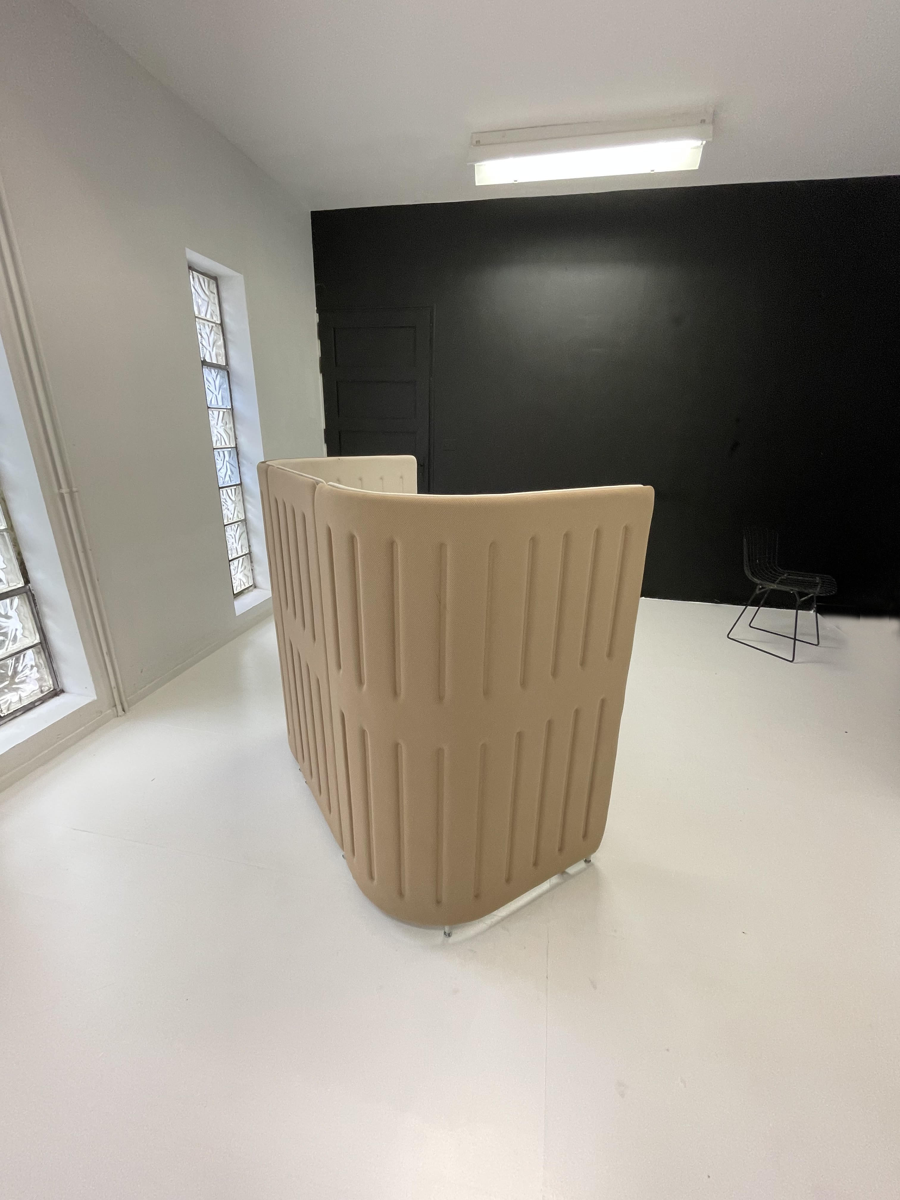 Alcove desk model Muffle by Okamura