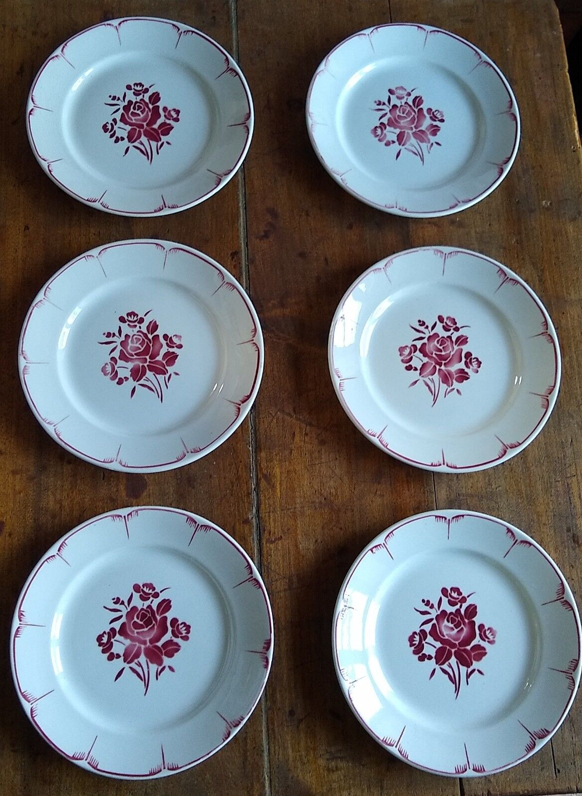 Set of 6 flat plates in faience of the 50s / 60s red pink pattern