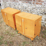 2 anciens tables de chevet en bois blond