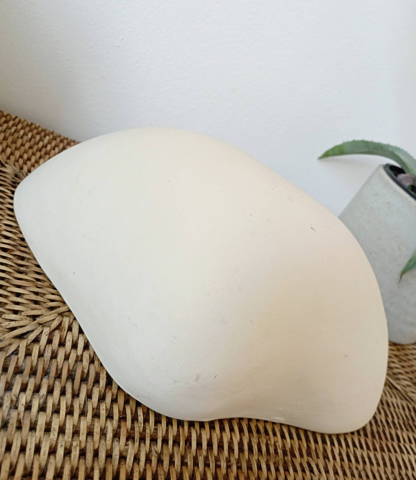 Large vintage shell in glazed ceramic