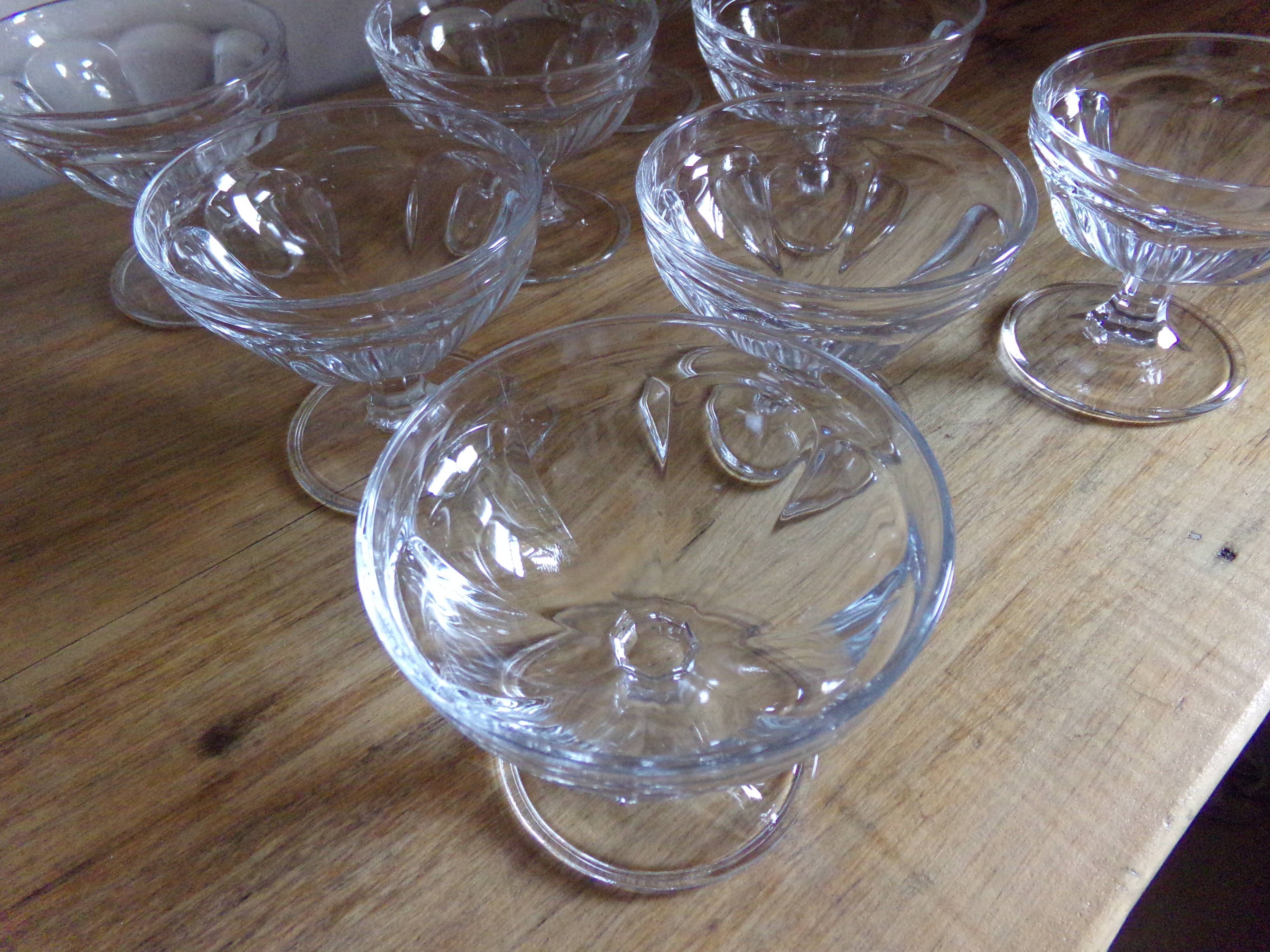 8 dessert or champagne glasses