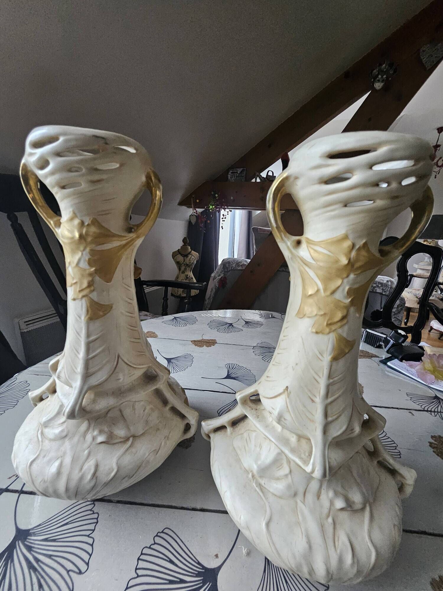 pair of vases