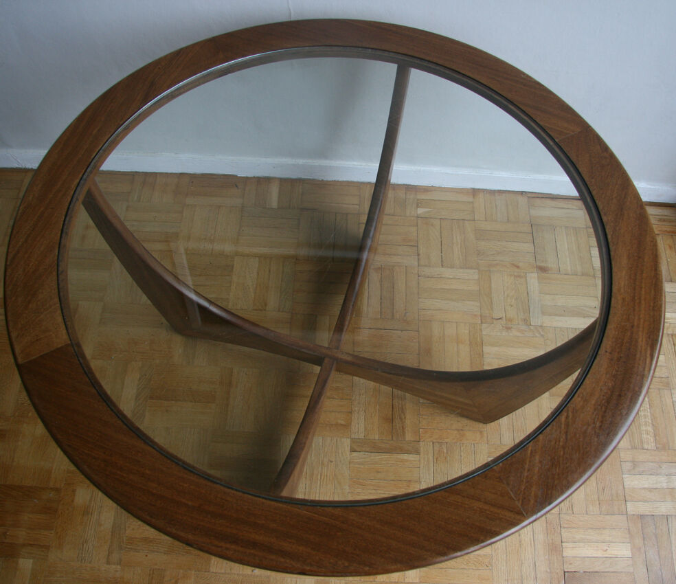 Table basse ronde Astro de Victor Wilkins 1960