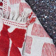 Handmade traditional pure wool rug, red, size 150 x 250 cm.