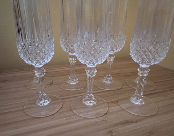 7 flûtes à champagne vintage modèle Lonchamp en cristal d'Arques