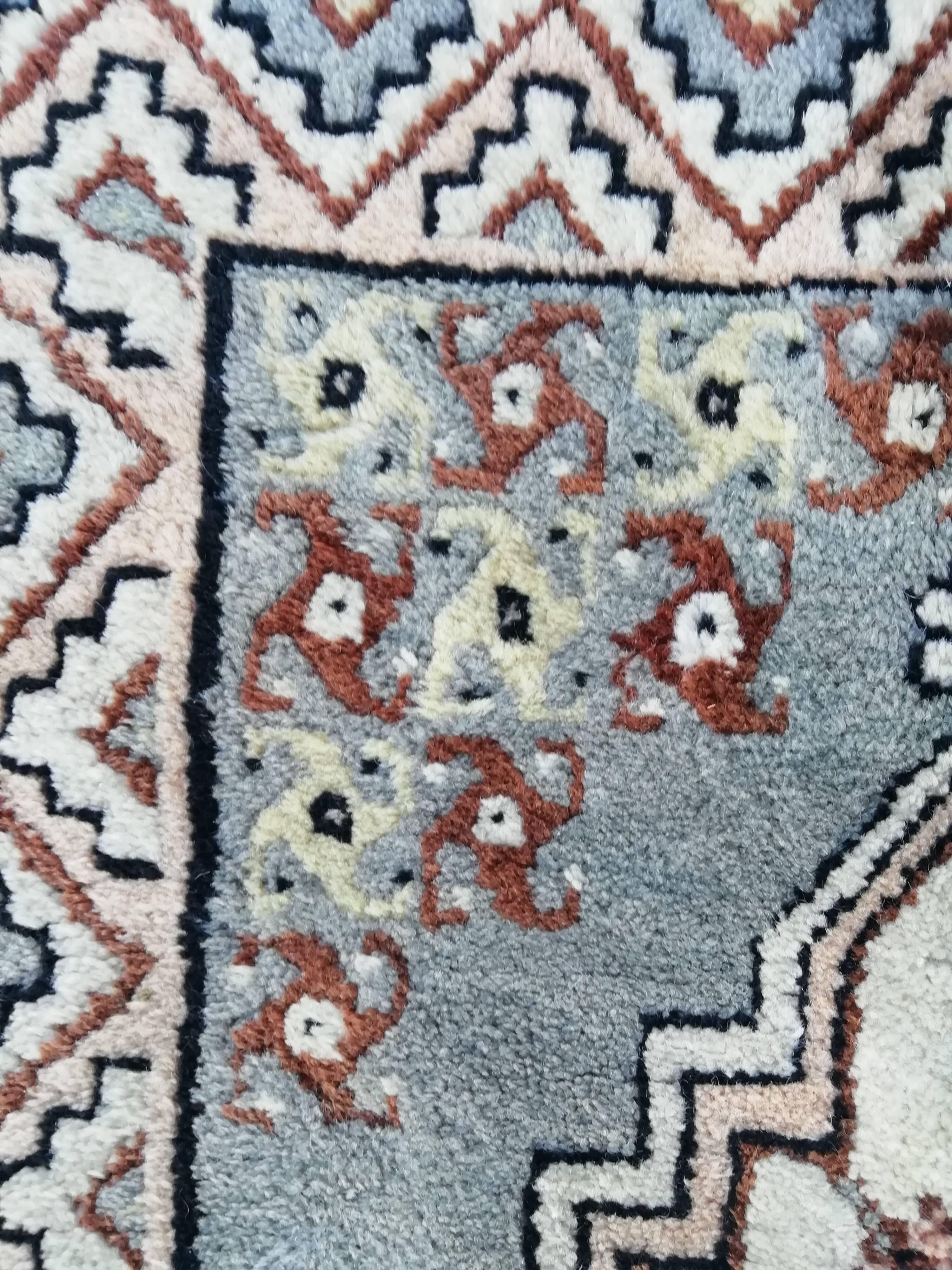 Wool carpet