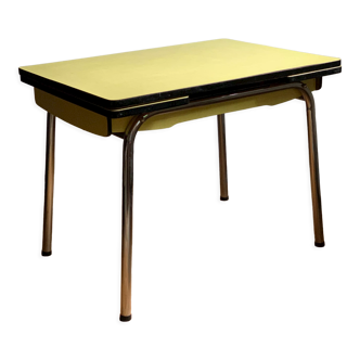 Table formica jaune