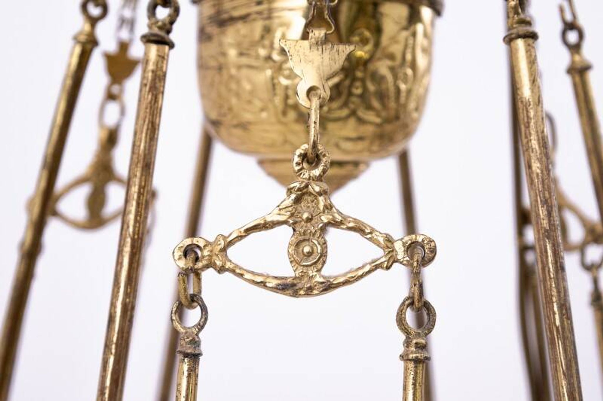 Lustre en laiton de la première moitié du XXe siècle.