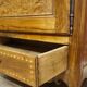 Armoire Bonnetiére régionale en noyer et marquéterie – époque XVIIIe siècle
