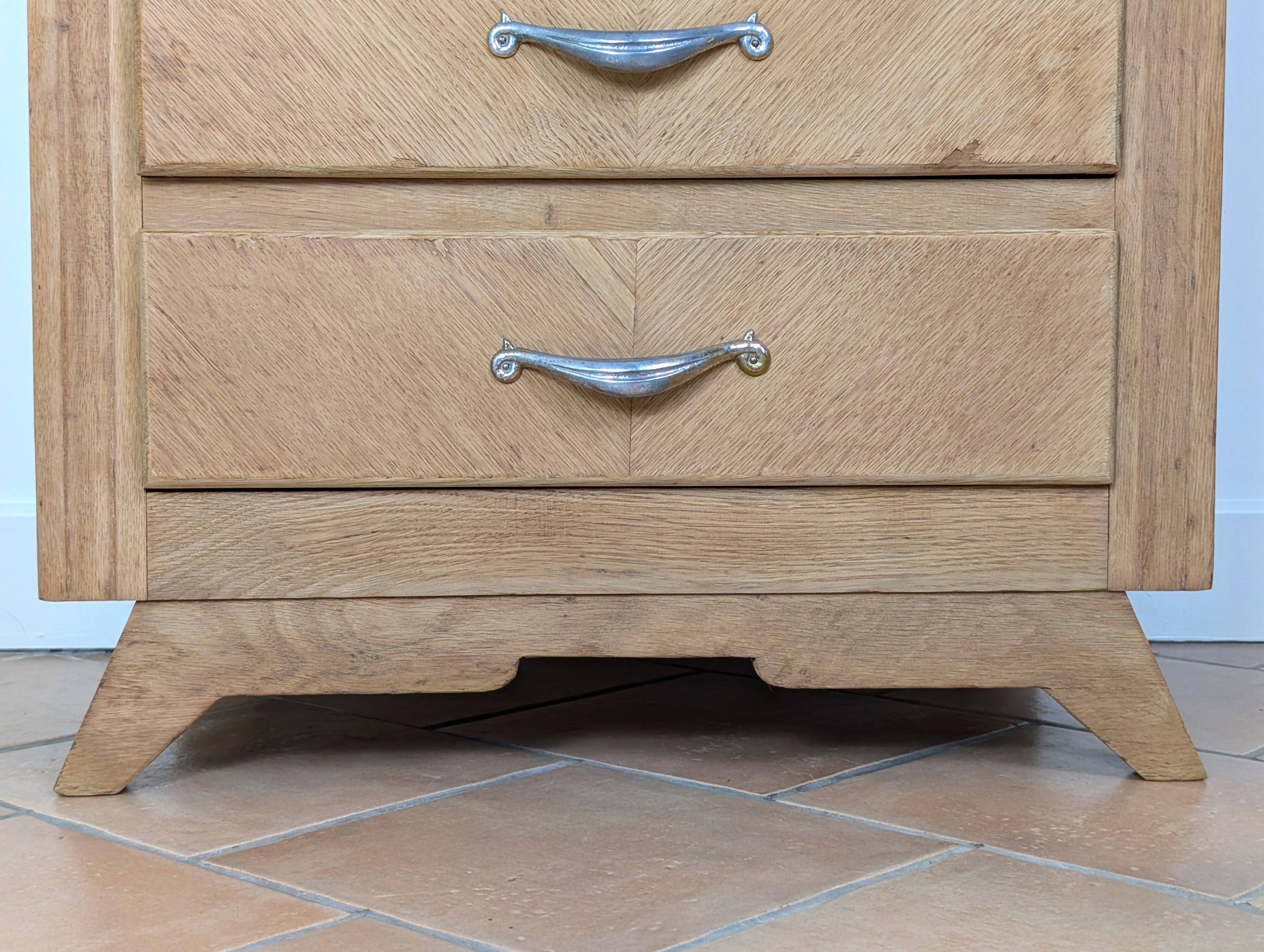 Chest of drawers