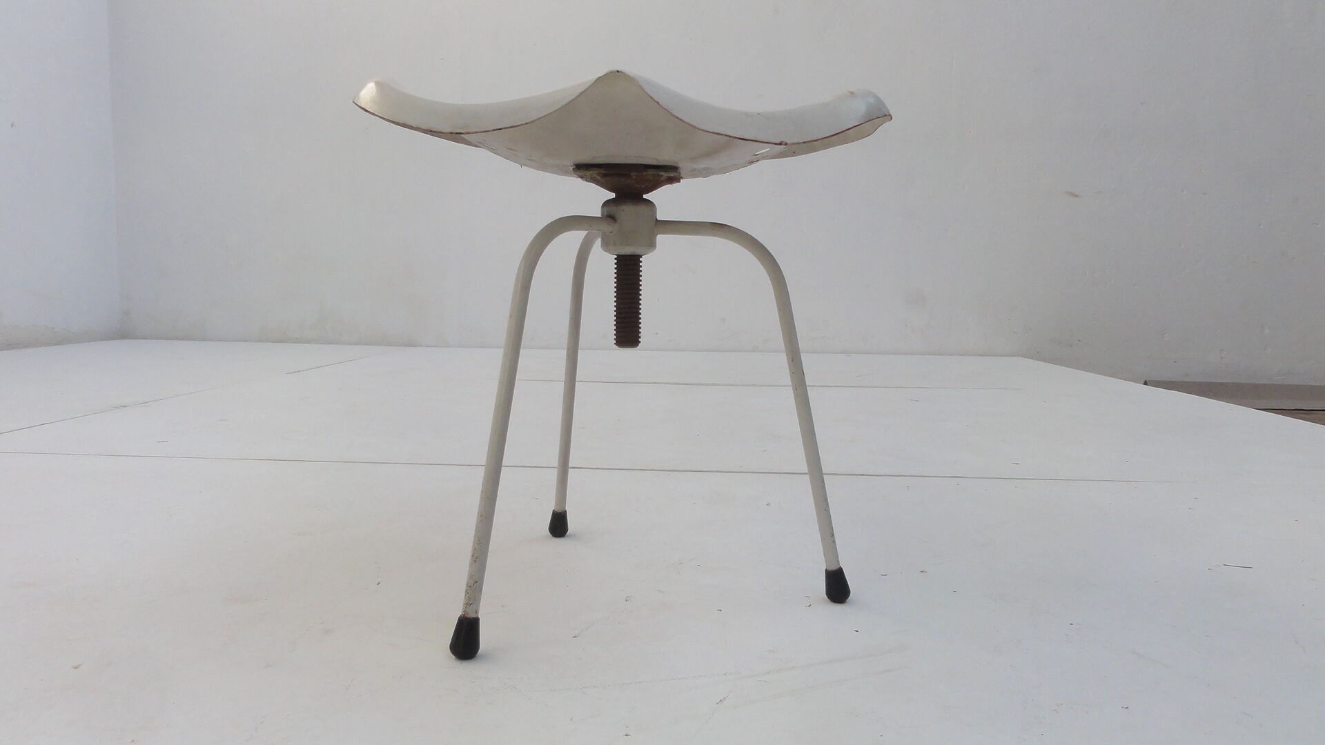 Tabouret assise de tracteur vintage industriel