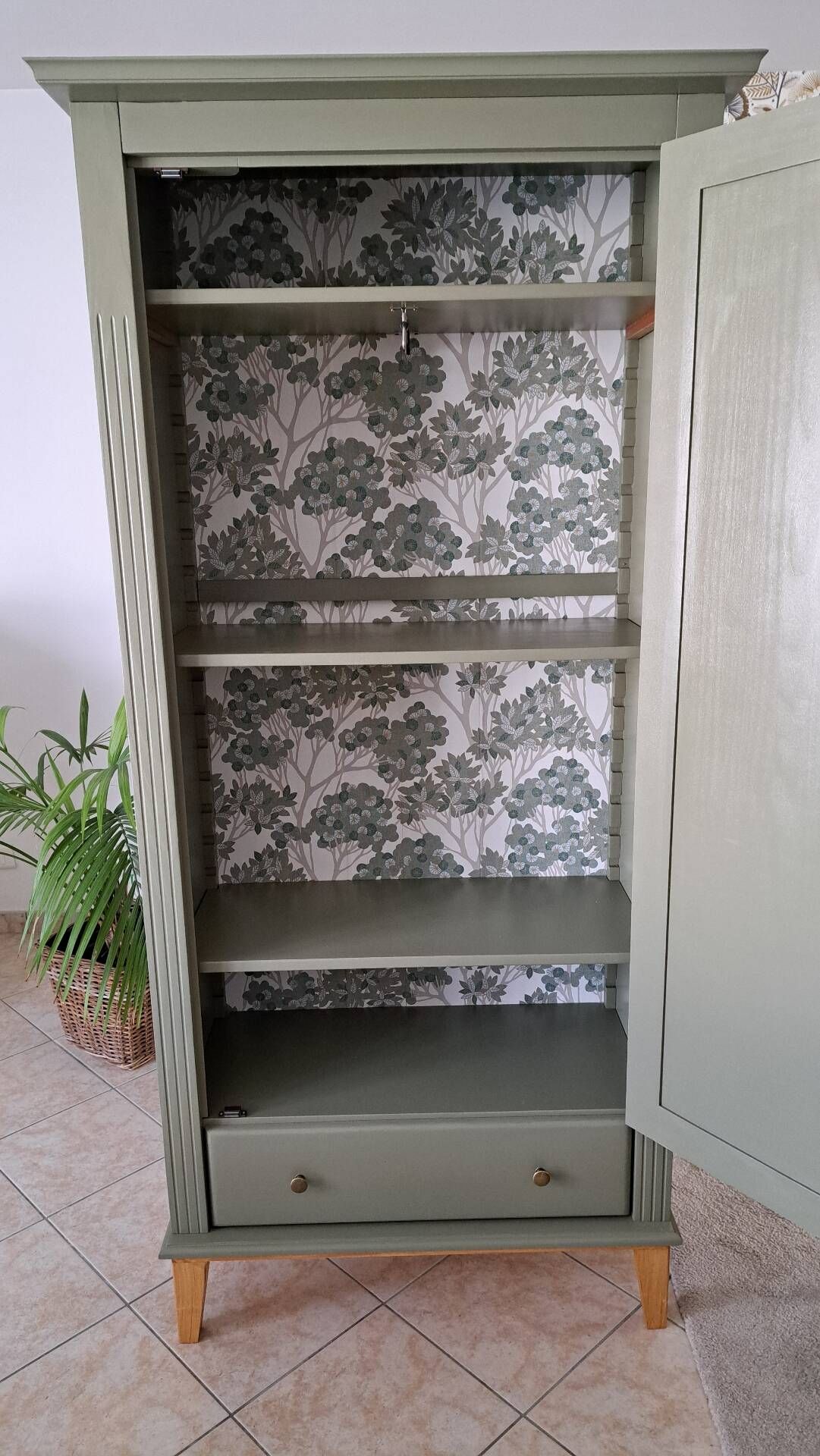 Wardrobe Rød Sødgren green Thisted
