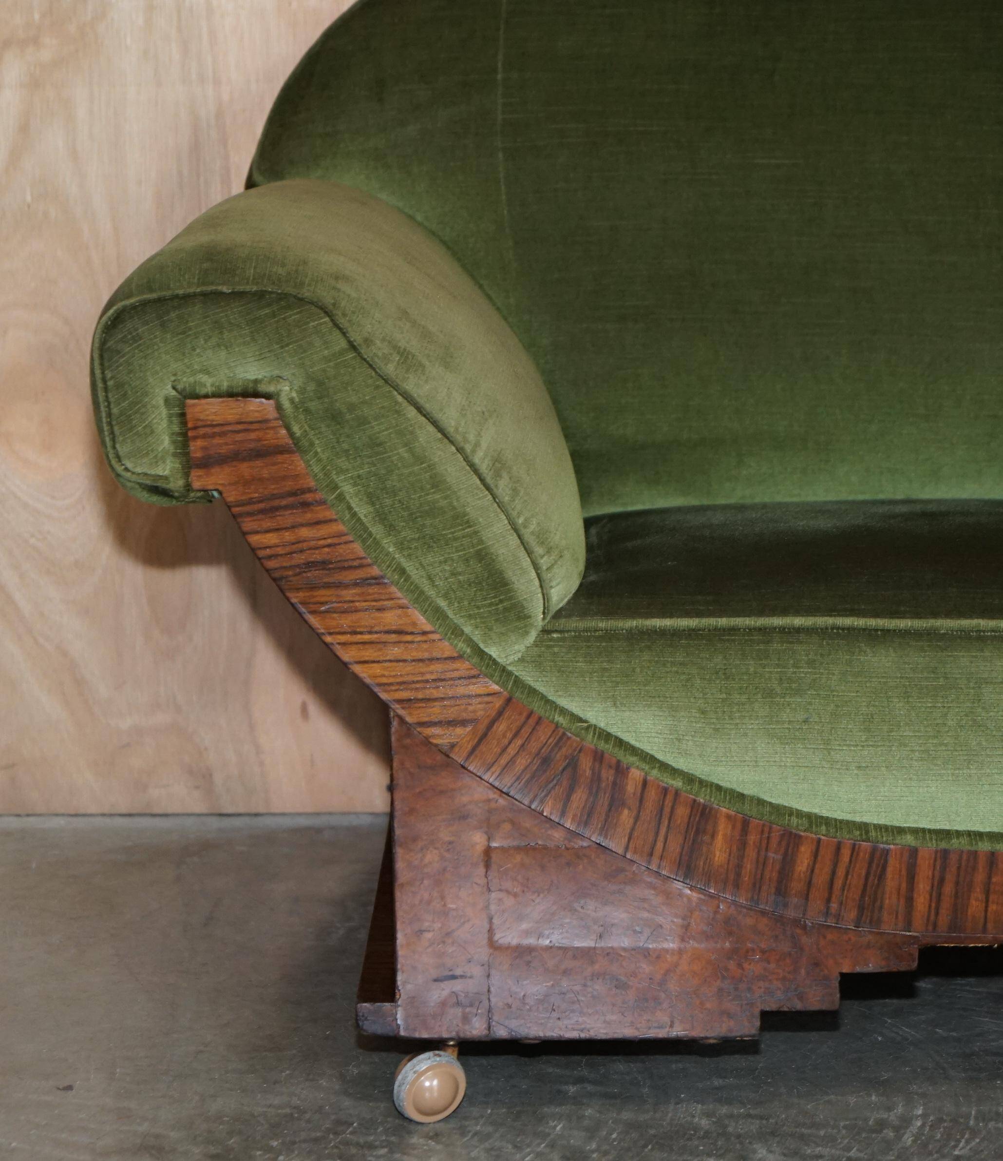 Art Deco Canapé Circa 1920 in Walnut, Cherry and Velvet