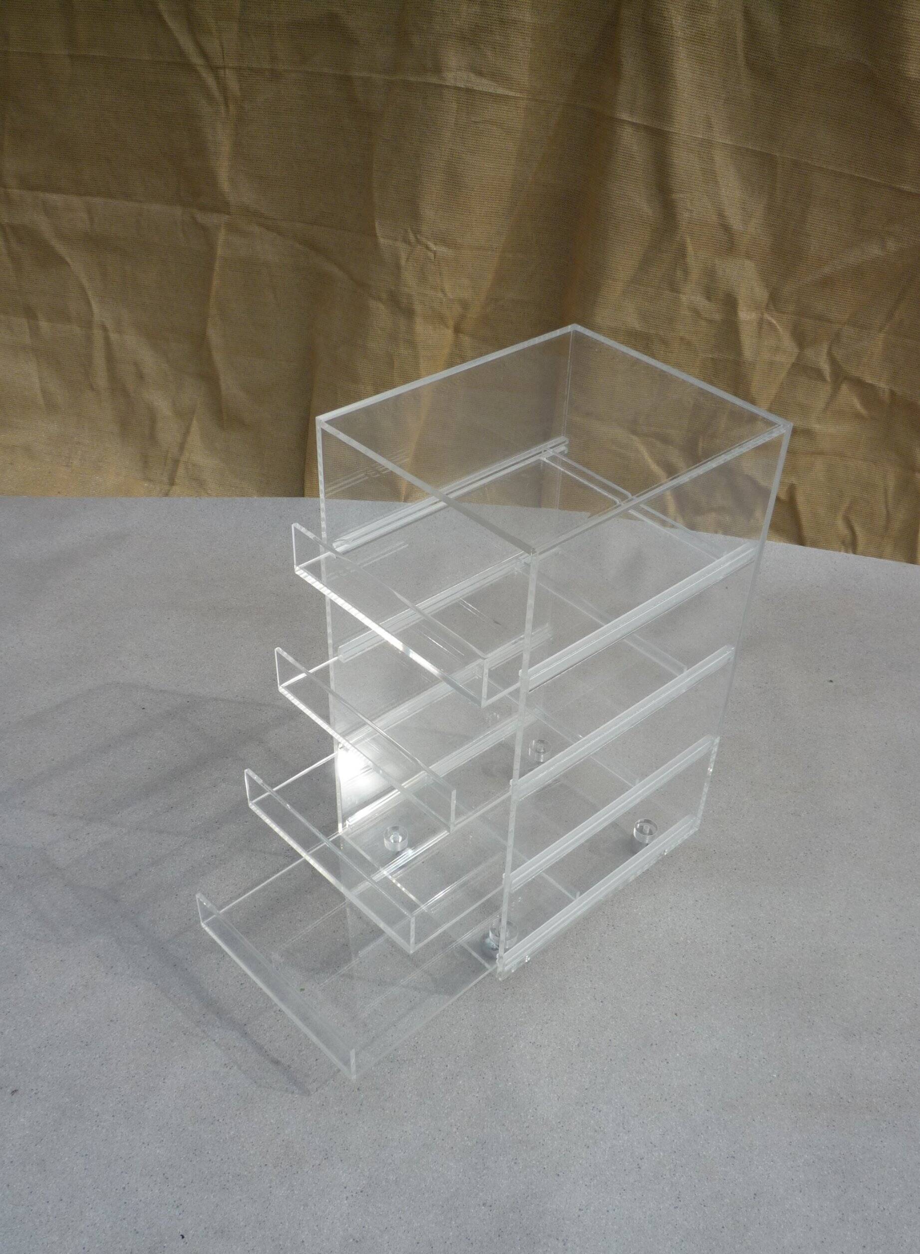 Rolling chest with plexiglass drawers