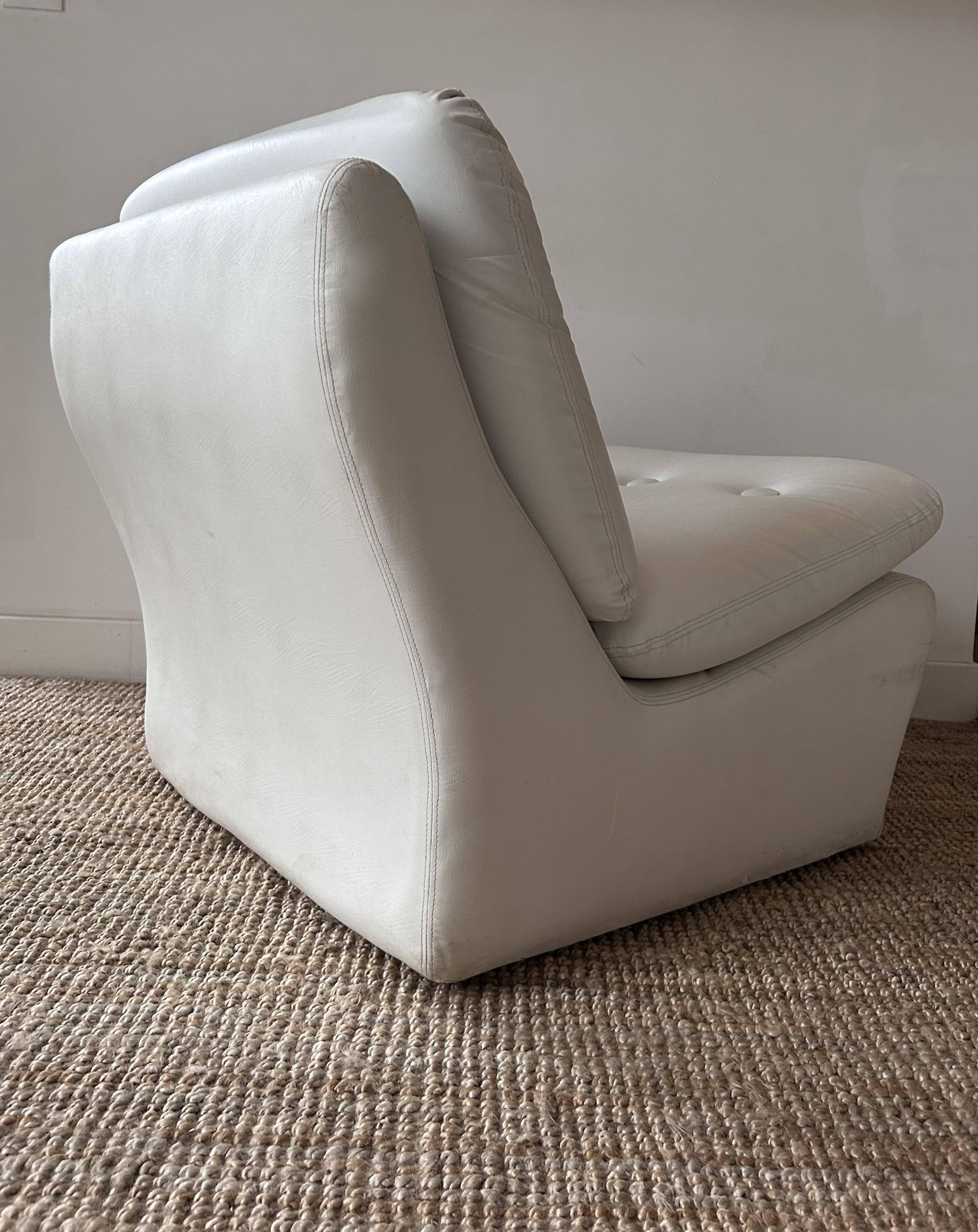 Vintage white armchair, France 1970