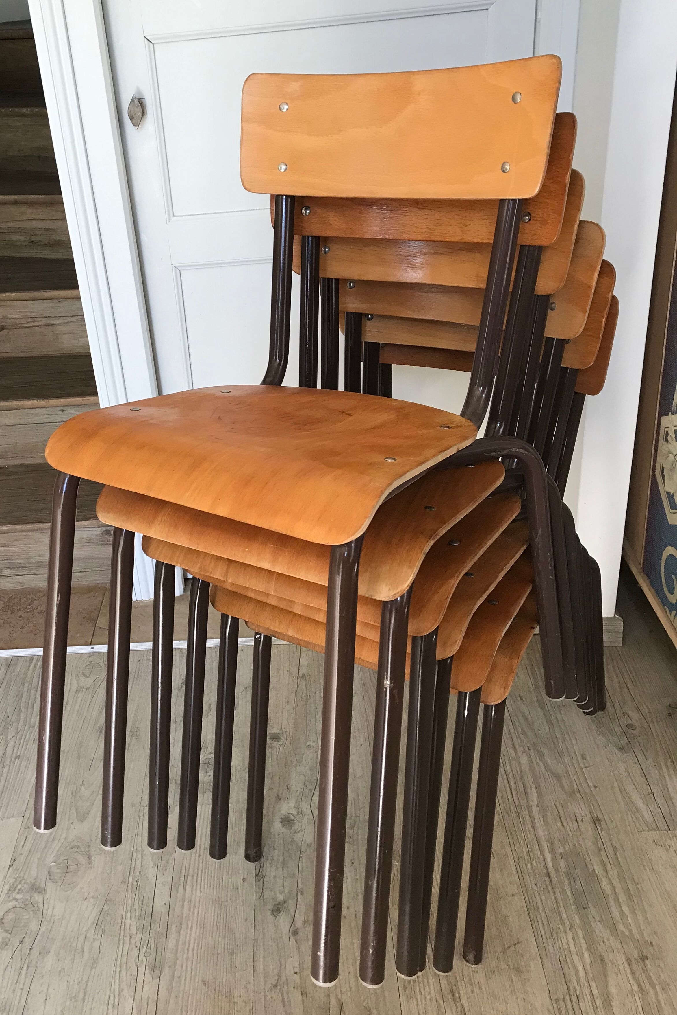 Lot of 6 vintage school chairs
