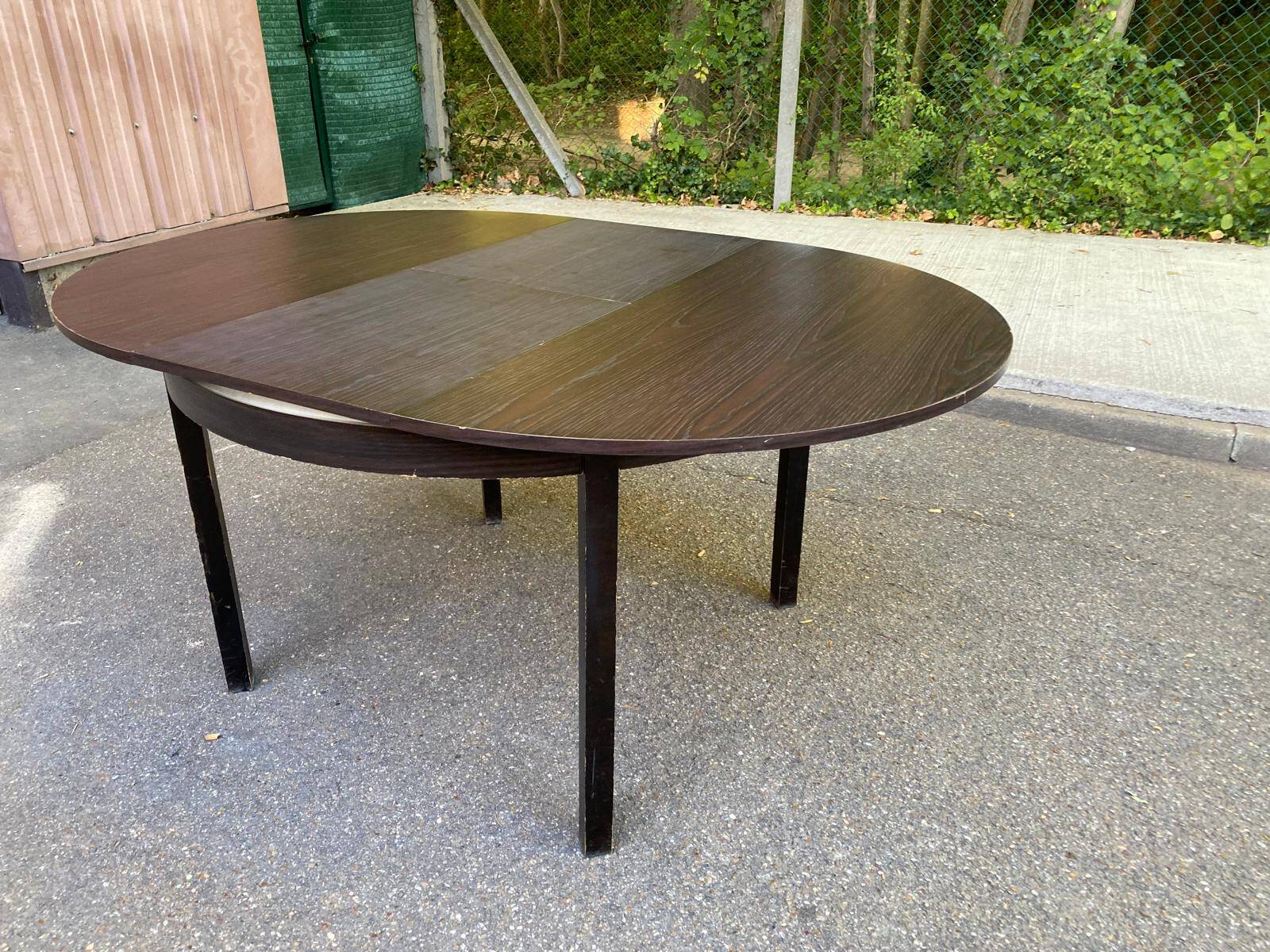 Contemporary round extendable Scandinavian dining table in wenge 1990