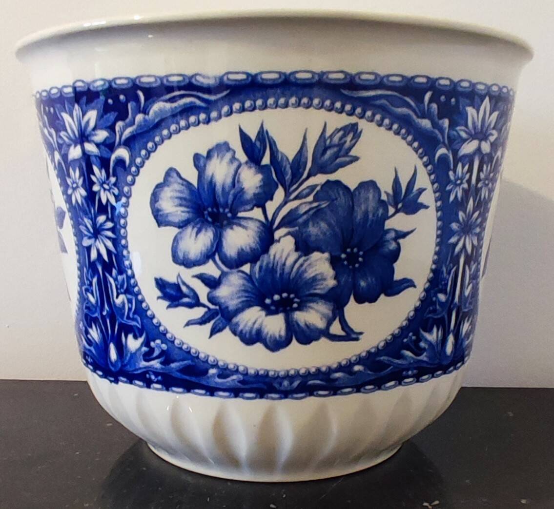 Boch brothers ceramic planter, La Louvière