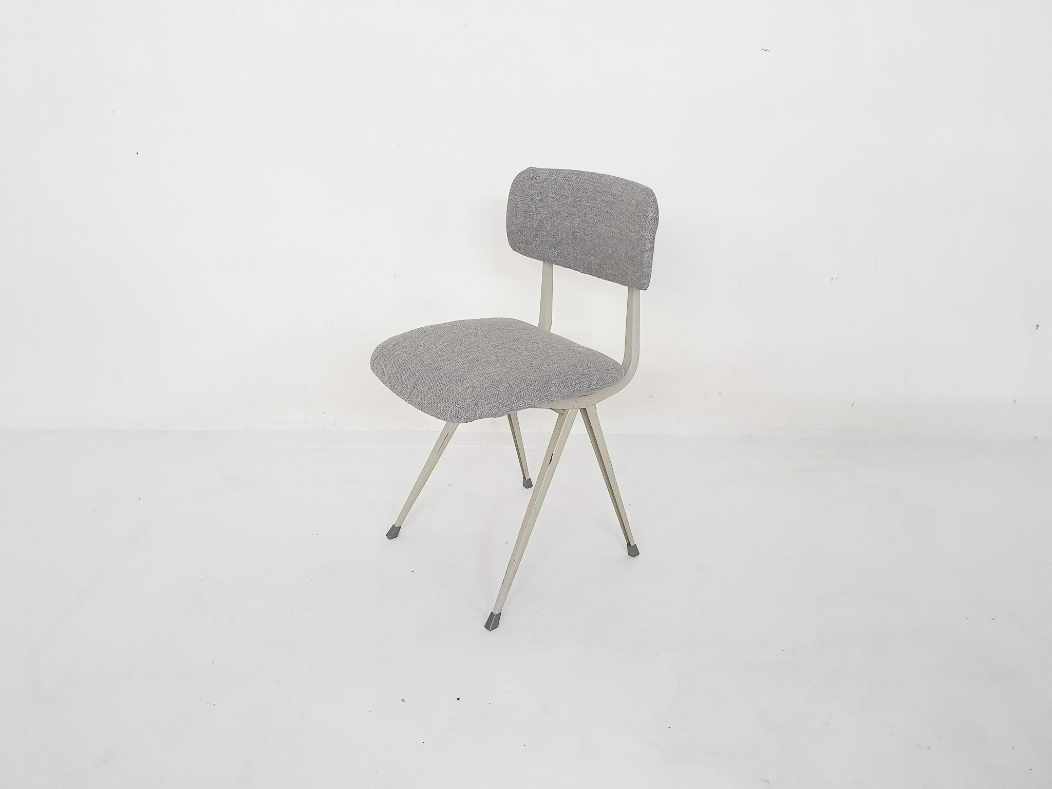 Grey Friso Kramer for Ahrend de Cirkel "Result"chair, The Netherlands 1960's