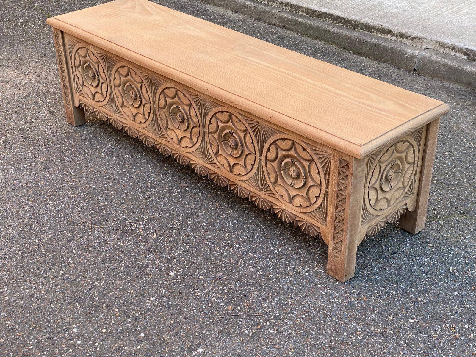 Banc coffre breton du 19ème siècle rénové en chêne massif 155cm