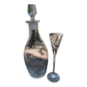 Carafe en cristal et son verre