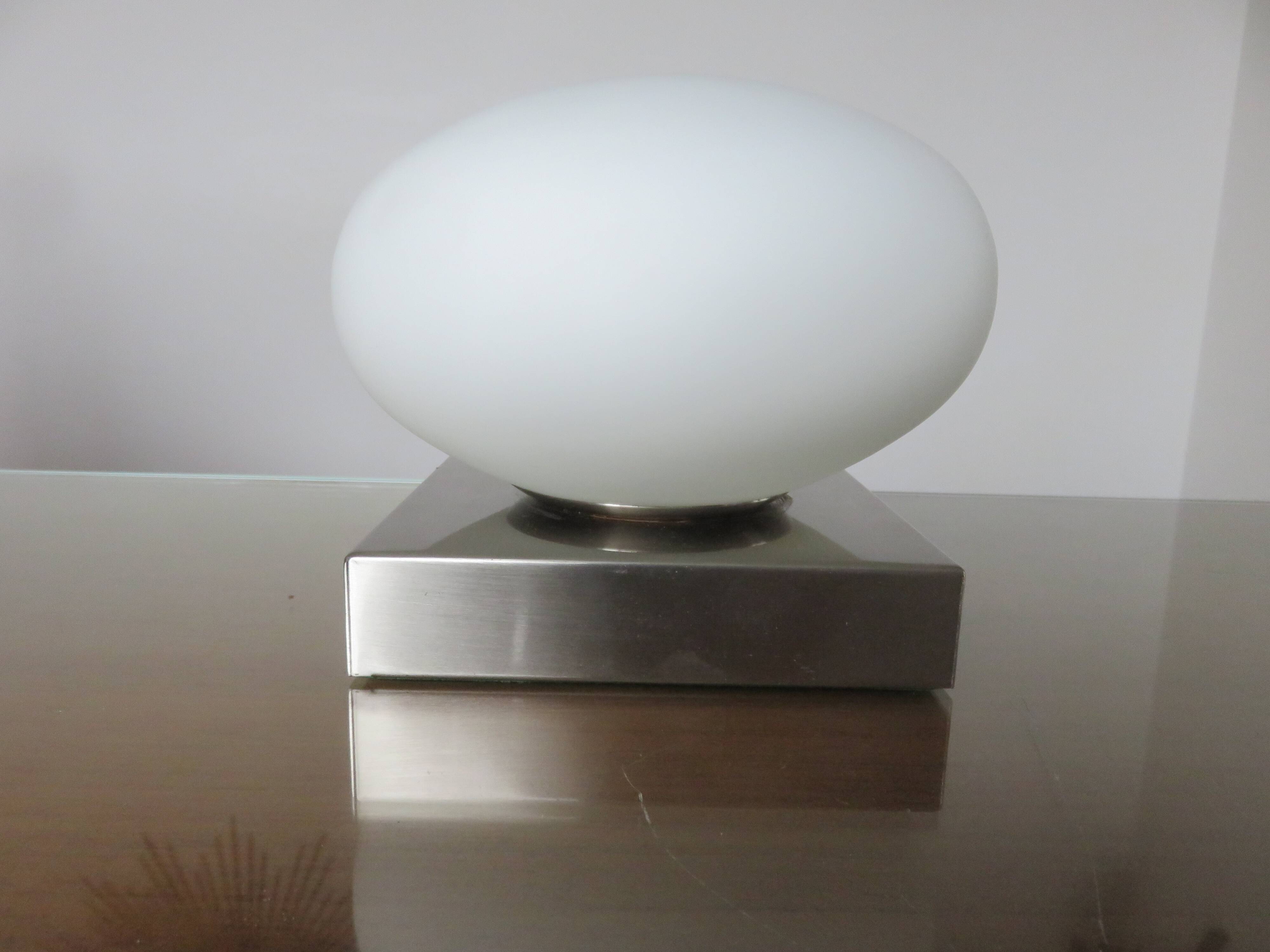 Lampe métal chromé et opaline années 80 90