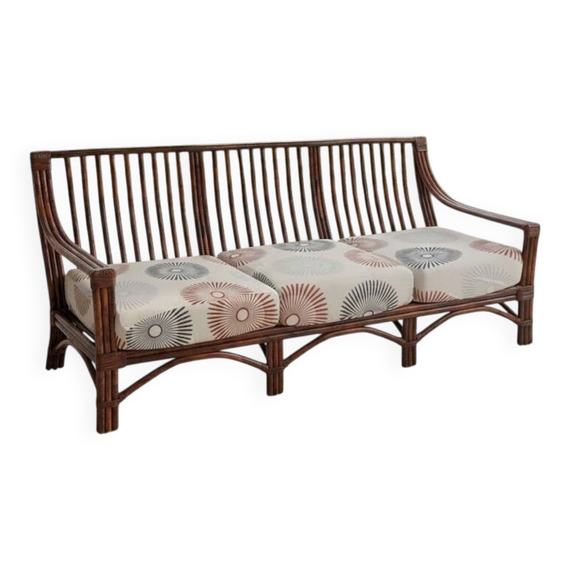 Salon vintage Maison Maugrion en rotin et finitions cuir et plume