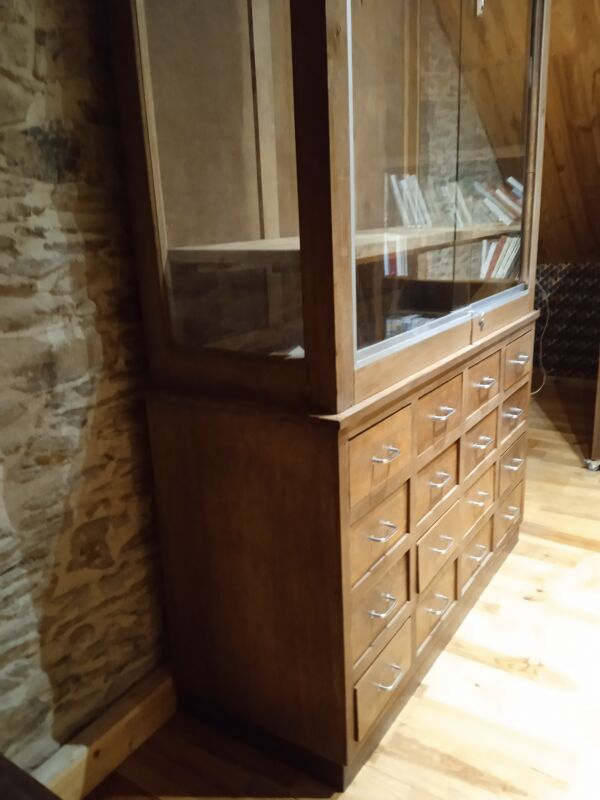 Meuble de commerce