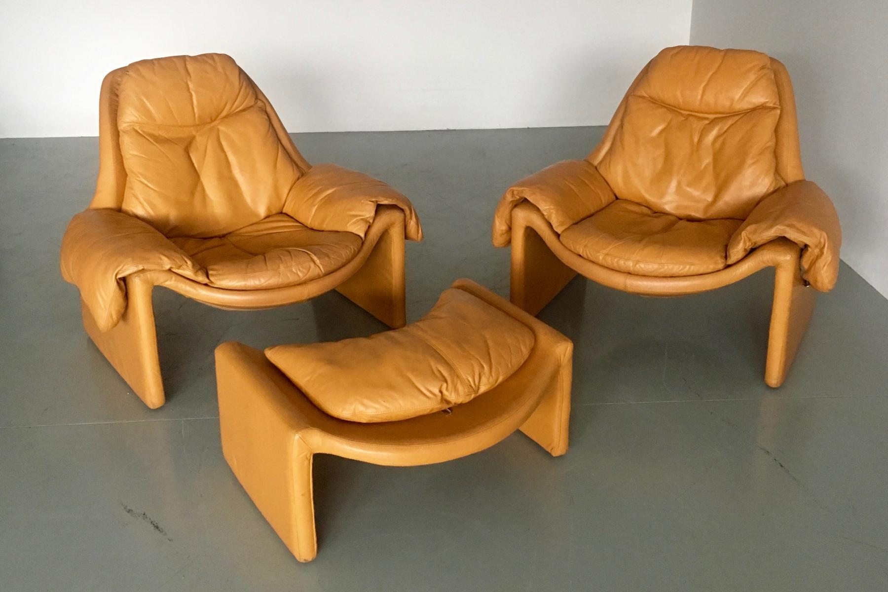 Set of 2 chairs P60 with ottoman by Vittorio Introini for Saporiti 1960