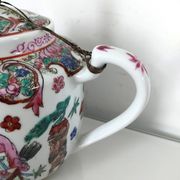 Chinese porcelain teapot flower characters