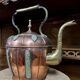 Orientalist kettle in hammered copper, 19th century, pretty shape with chiseled decorations