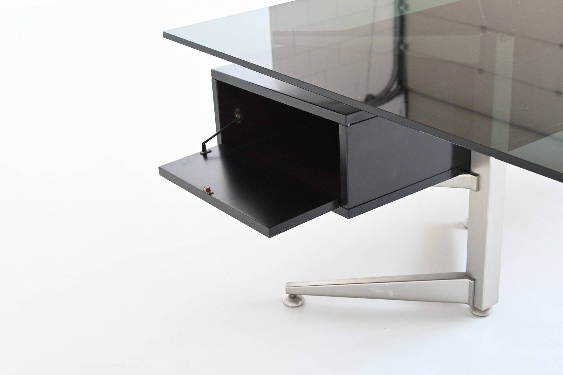 Bureau d'angle exécutif Abbondinterni en acajou et verre, Italie, 1970