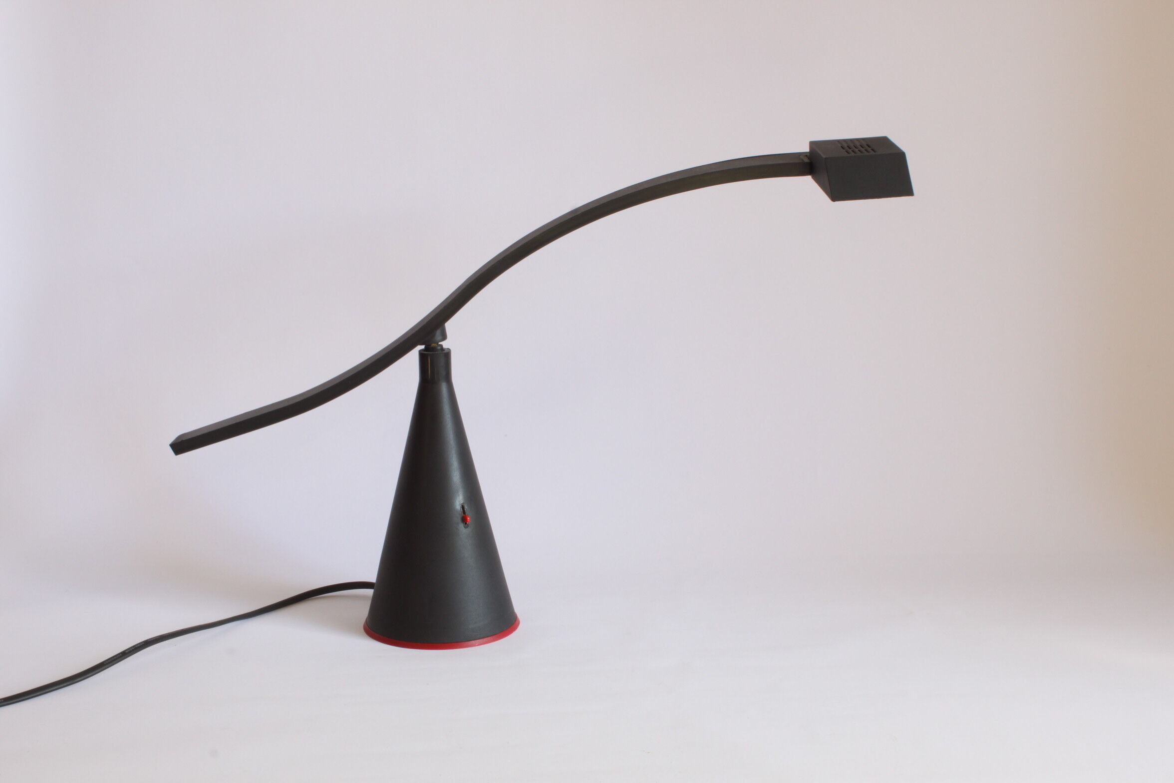 80s wave desk lamp by Fuder.