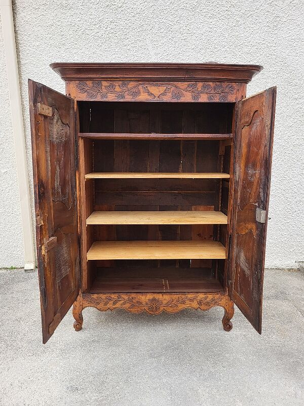 Wardrobe 2 doors Louis XV walnut of the XlX th siecle