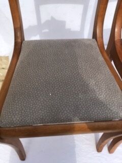 Chaises dossier barrette