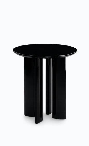 Table Carlotta - The Socialite Family