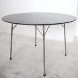 Arne Jacobsen table model 3600