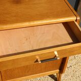 Furniture with 1 door and 1 drawer in light oak.