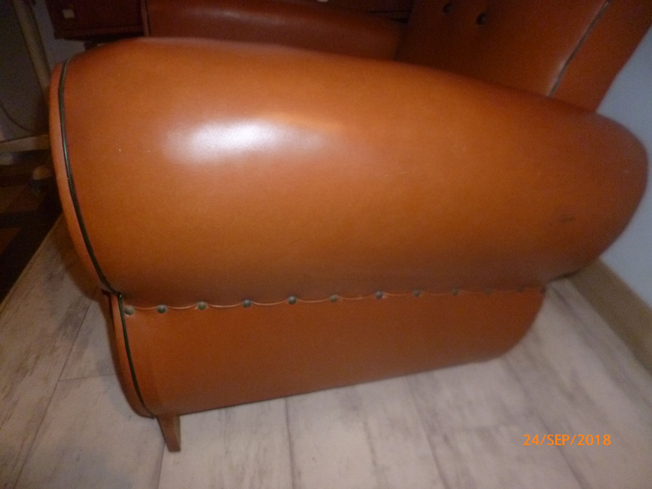 Skai vintage mustache club armchair 60's