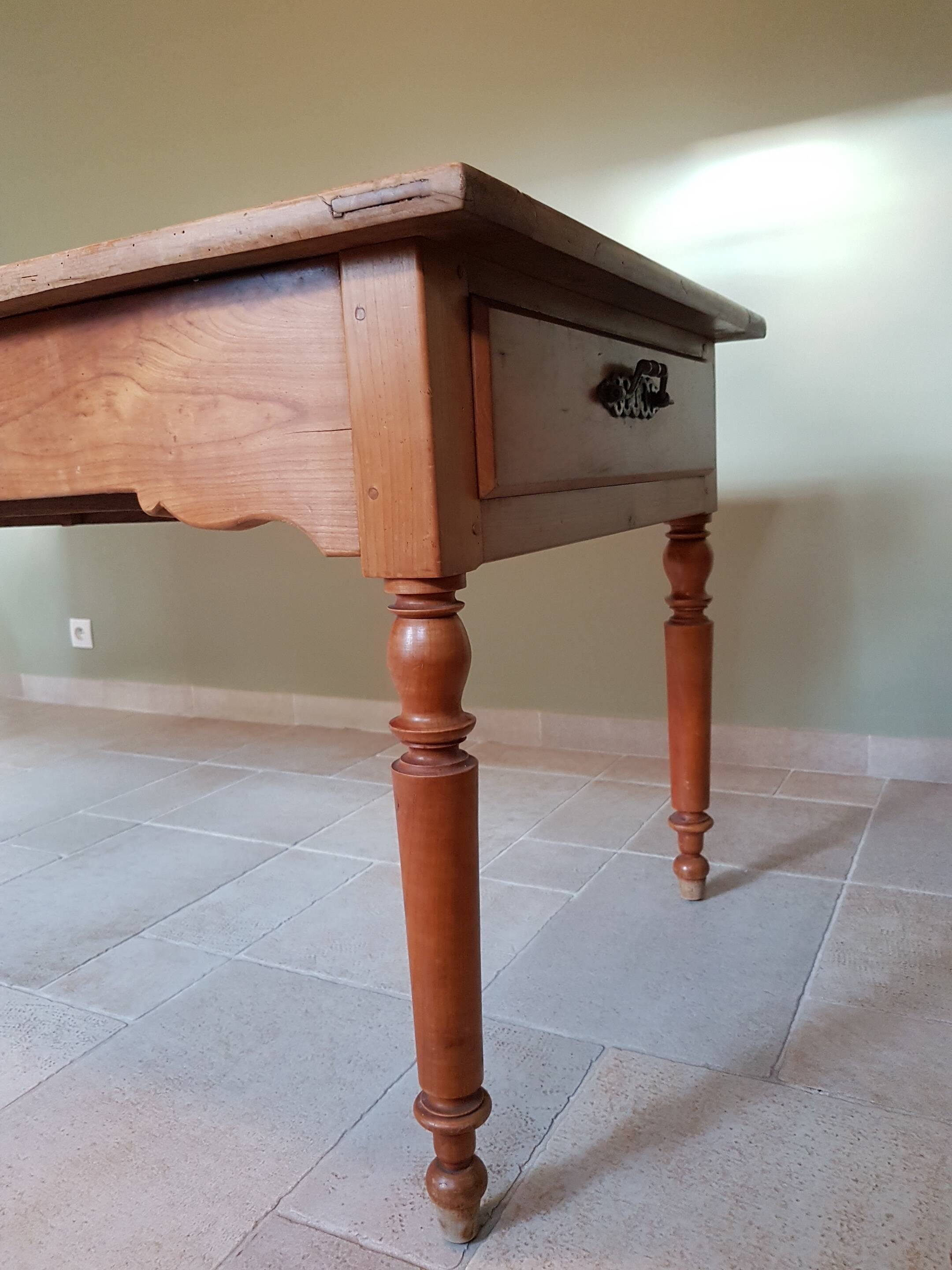 Farm table in cherry