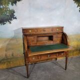 Bureau à cylindre époque Louis XVI en noyer
