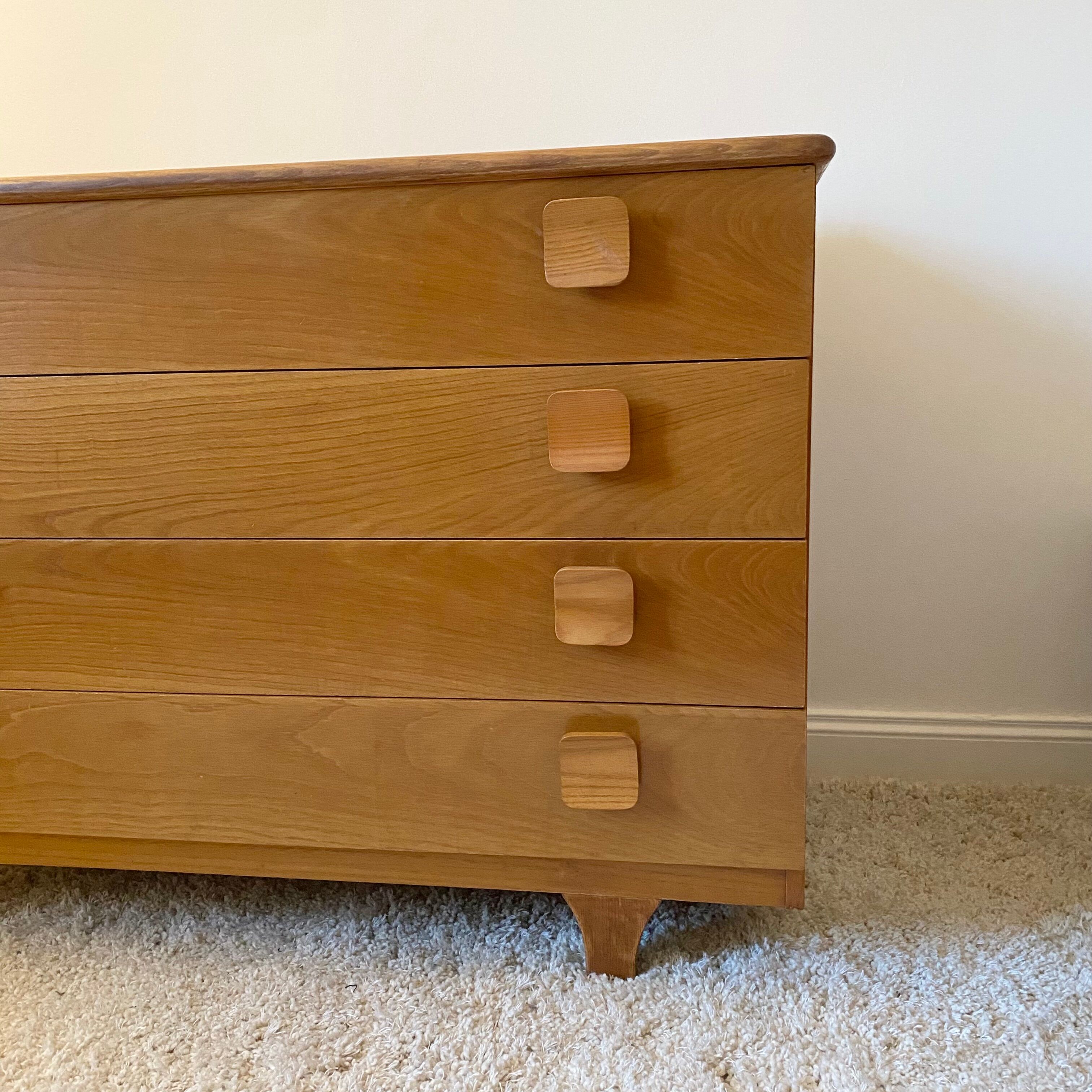 Scandinavian chest of drawers