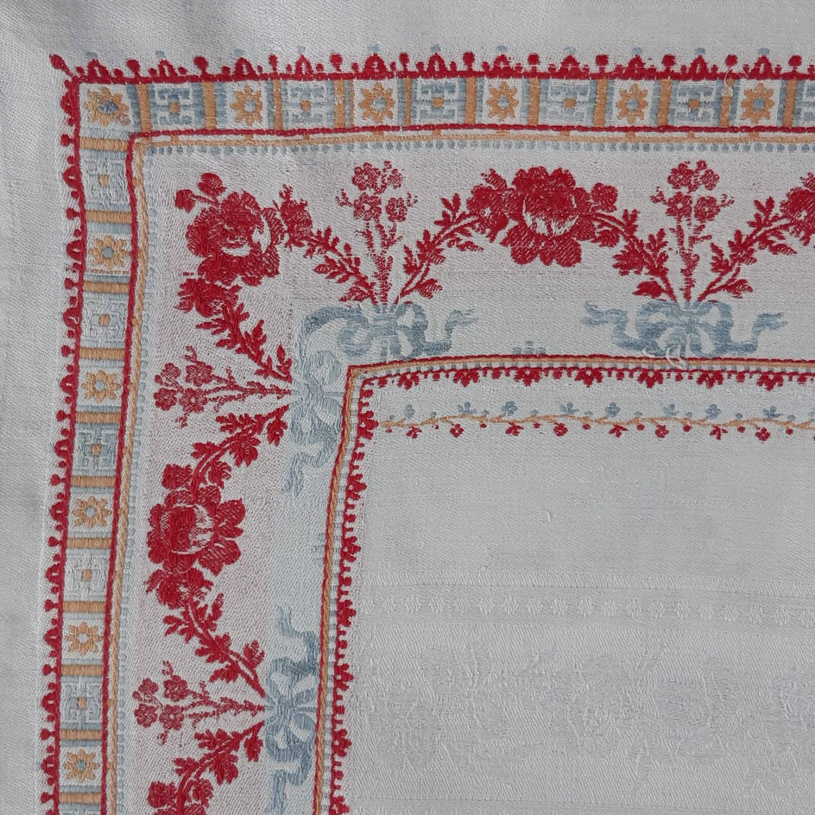 Large red and white tablecloth 1m95x2m85 and its 12 monogrammed “gf” napkins