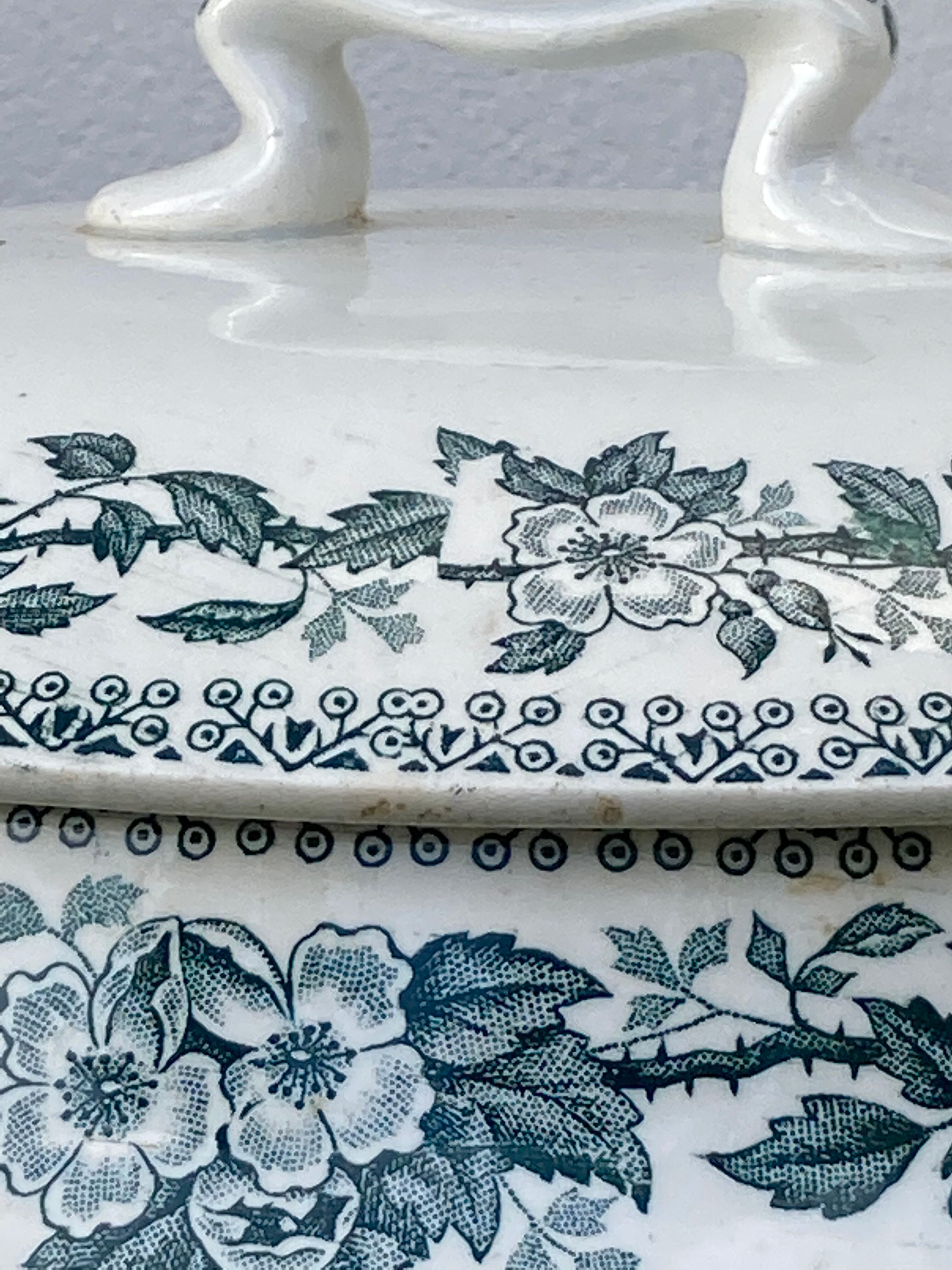 Iron earth tureen Saint Amand Guadeloupe ancient ceramic